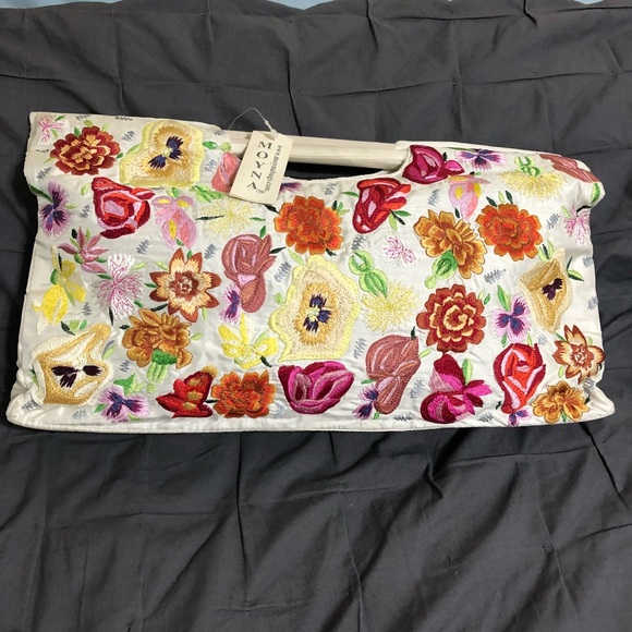 Moyna Handbags - Moyna Floral Clutch